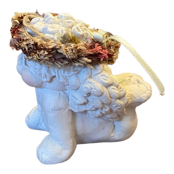 Vintage 1996 Dreamsicle cherub resting on hands 2” tall - Picture 2 of 7